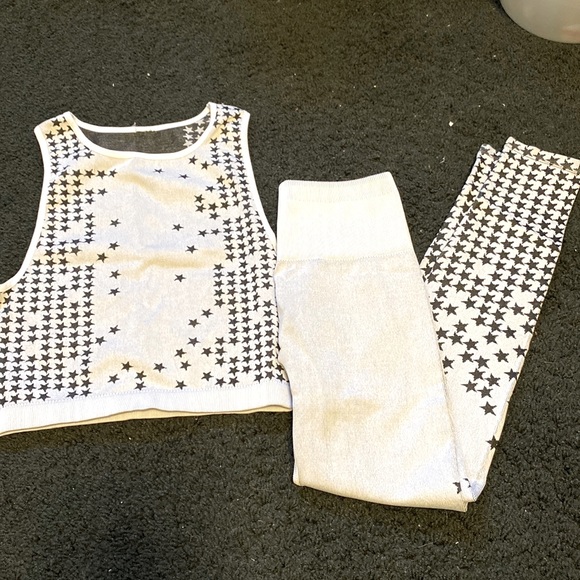 Fabletics Set - Picture 1 of 1